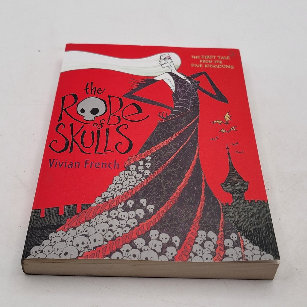Vivian French The Robe of Skulls Paperback 1st US Edition Fantasy Good